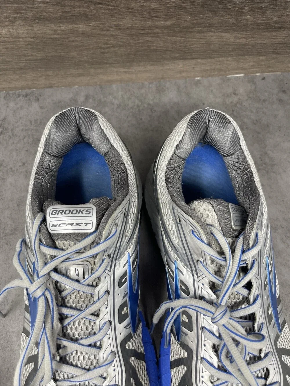 Brooks Beast 16 Silver Blue Mens Size 14 2E Wide Running Walking Shoes Sneakers